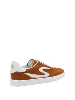 Sneaker runaround