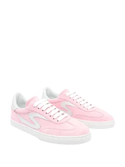 Sneaker runaround