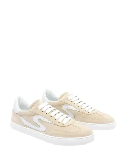 Sneaker runaround