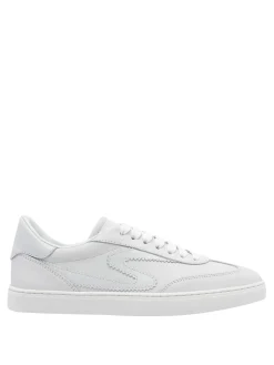 Sneaker runaround