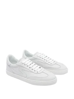 Sneaker runaround