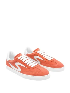 Sneaker runaround