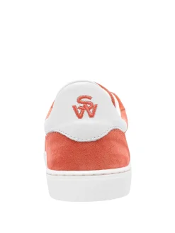 Sneaker runaround