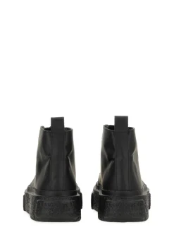 Sneaker stringata in pelle