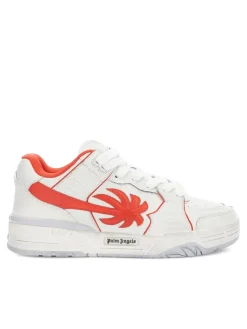 Sneaker usurati da Venezia