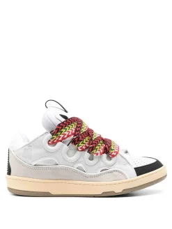 Sneakers Curb