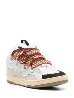 Sneakers Curb