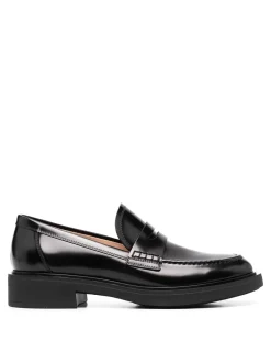 Sneakers forate