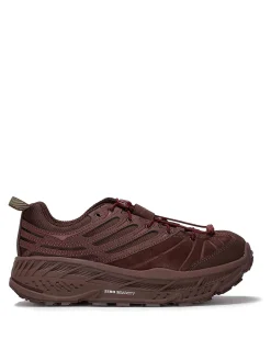 Sneakers in rete