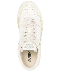 Sneakers s