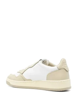 Sneakers s