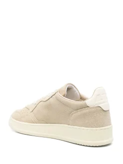 Sneakers s