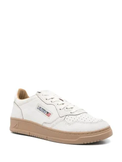 Sneakers s