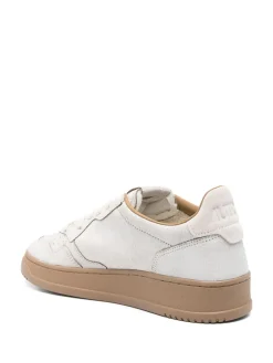 Sneakers s