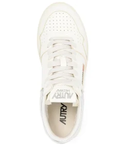 Sneakers s