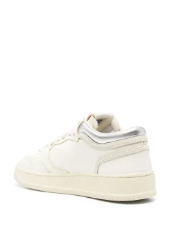 Sneakers s