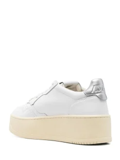 Sneakers s