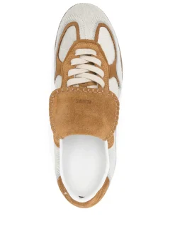 Sneakers s
