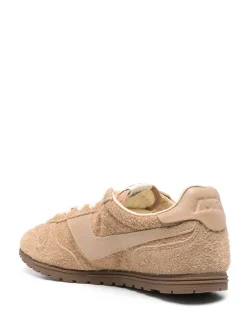 Sneakers s