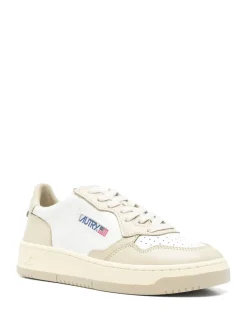 Sneakers s