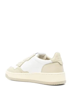Sneakers s