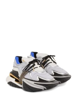 Sneakers s