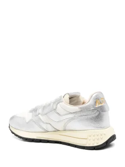 Sneakers s