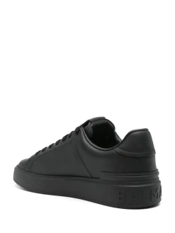 Sneakers s