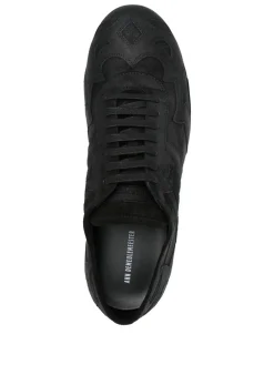 Sneakers s