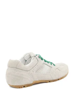 Sneakers s