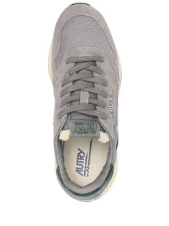 Sneakers s