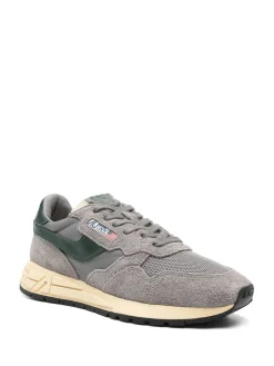 Sneakers s
