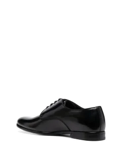 Stringate in pelle