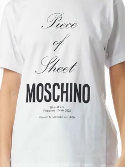 T-shirt del pezzo di foglio