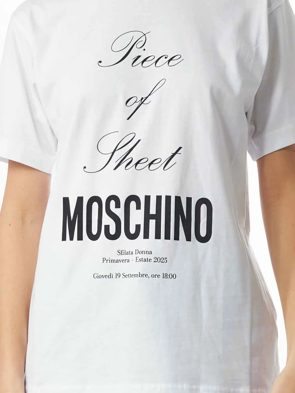 T-shirt del pezzo di foglio