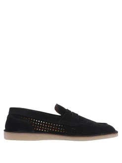 Un mocassino nero