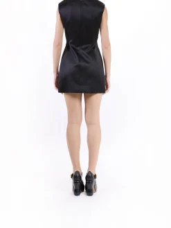 Vestito di raso cucito