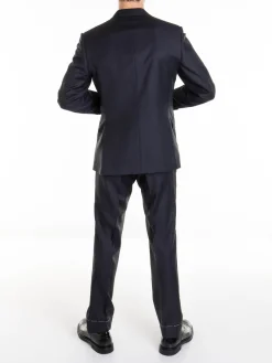 Vestito con doppia ventilazione e scollo a V